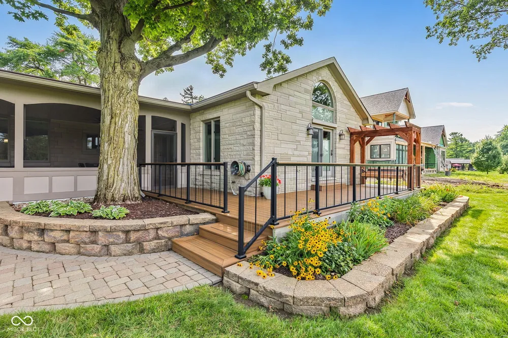 2218 Elmwood Drive Lebanon, IN 46052