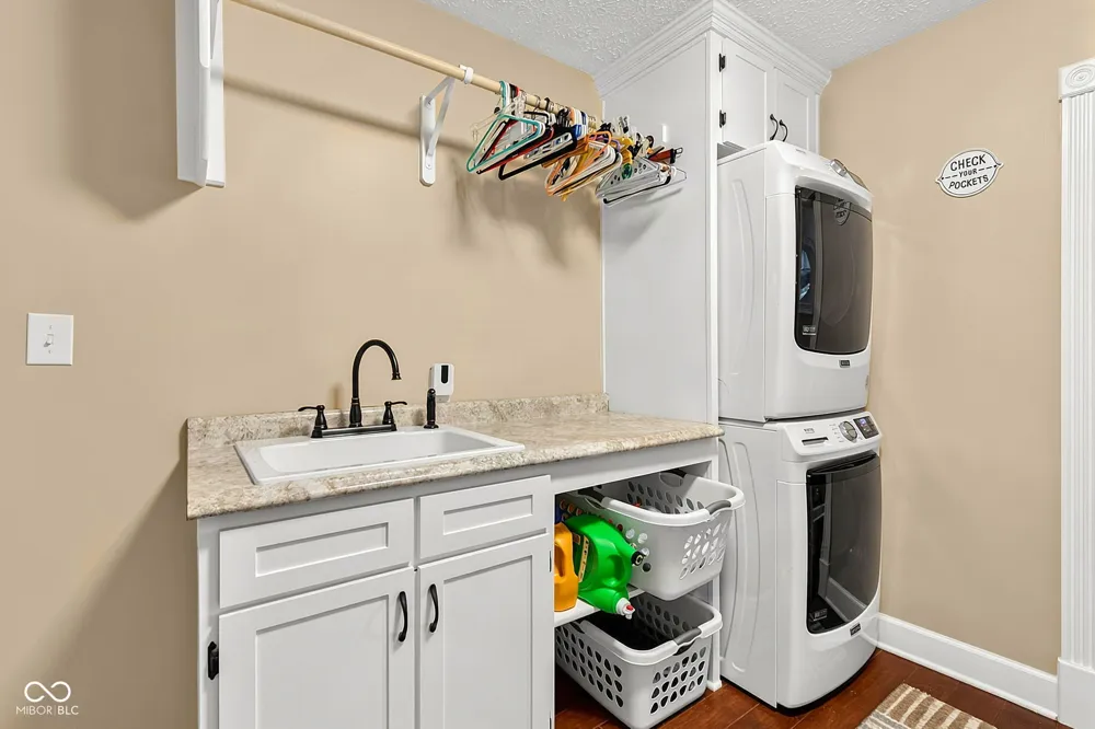2218 Elmwood Drive Lebanon, IN 46052