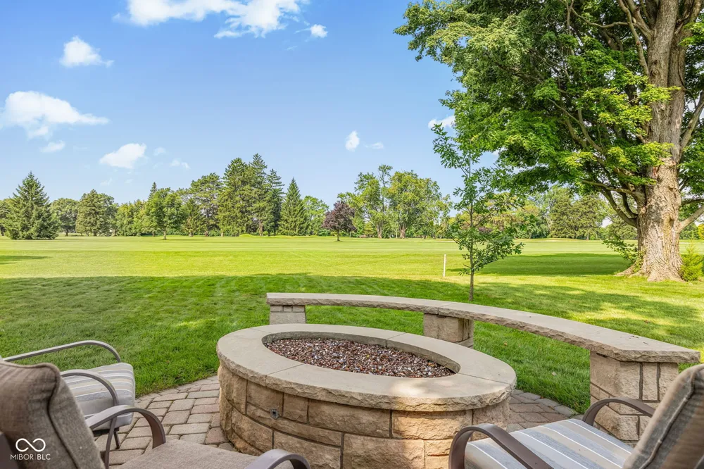 2218 Elmwood Drive Lebanon, IN 46052