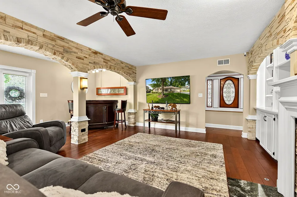 2218 Elmwood Drive Lebanon, IN 46052