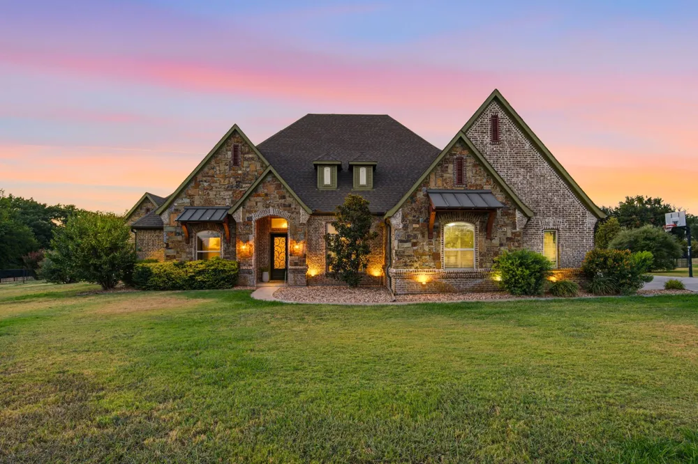 110 Aurora Lights Trail Aurora, TX 76078