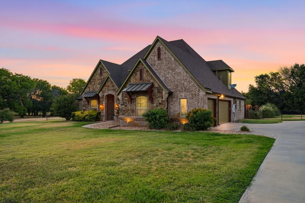 110 Aurora Lights Trail Aurora, TX 76078