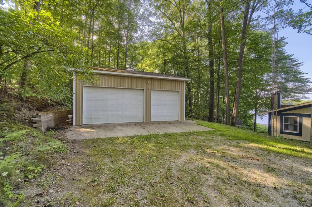 6318 E Interlochen Road Fountain, MI 49410