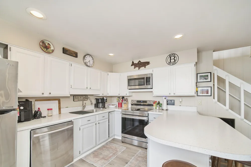 6318 E Interlochen Road Fountain, MI 49410