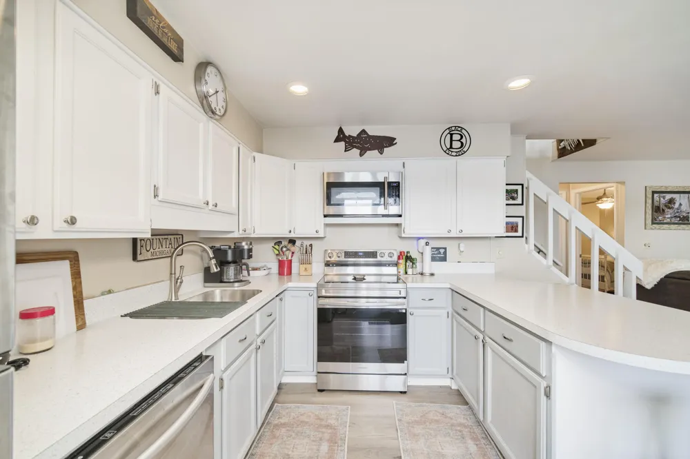 6318 E Interlochen Road Fountain, MI 49410
