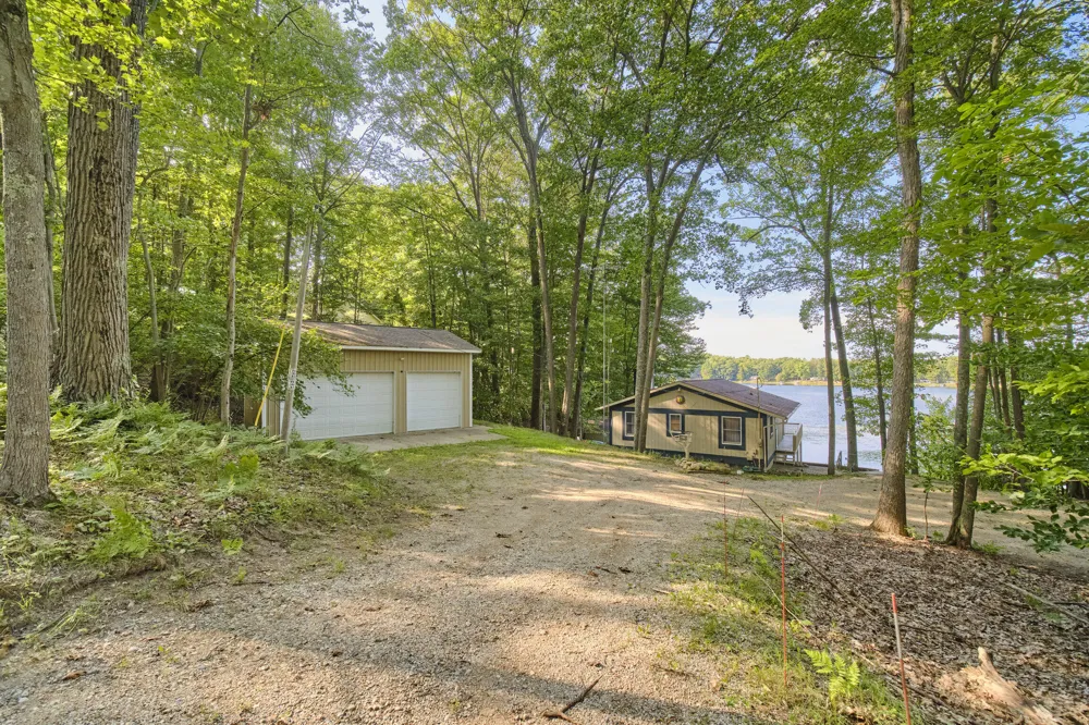 6318 E Interlochen Road Fountain, MI 49410
