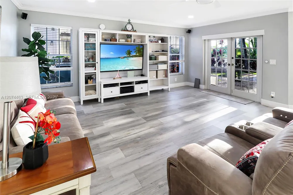 1108 NW 180th Ave Pembroke Pines, FL 33029