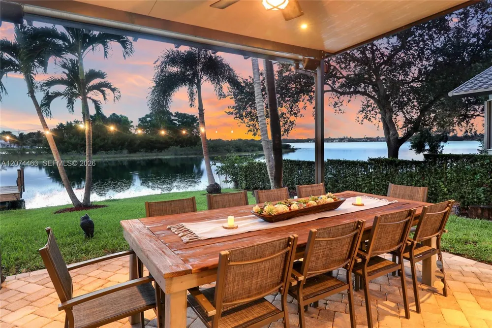 1108 NW 180th Ave Pembroke Pines, FL 33029