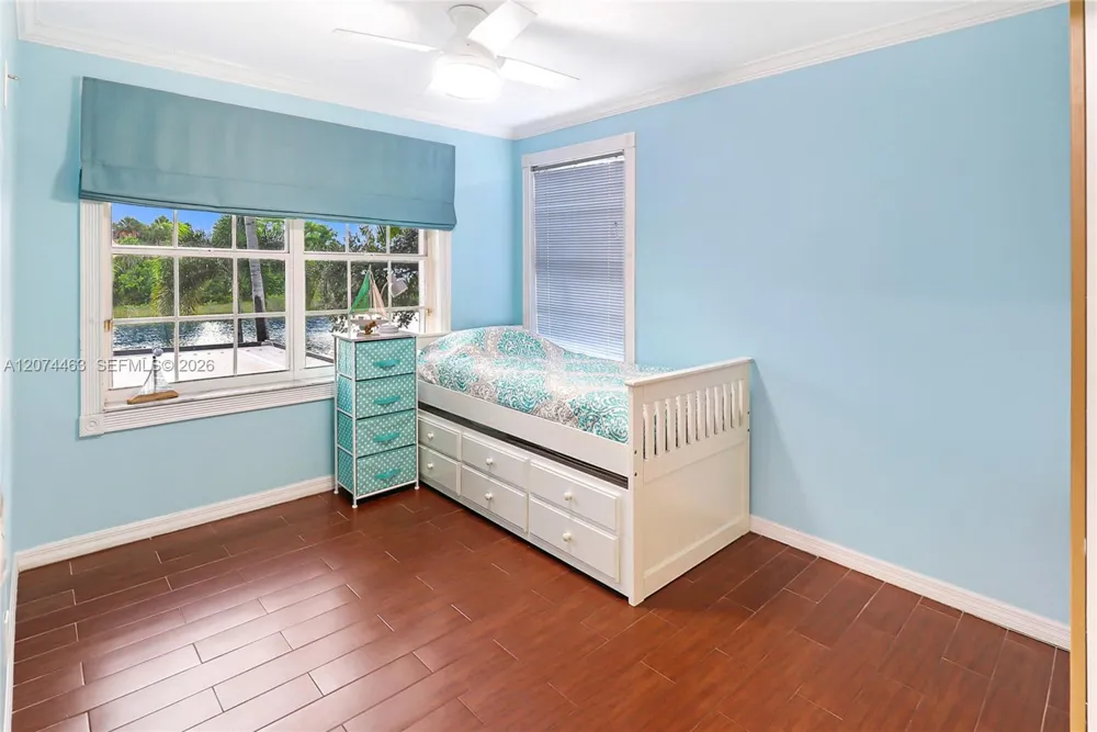 1108 NW 180th Ave Pembroke Pines, FL 33029