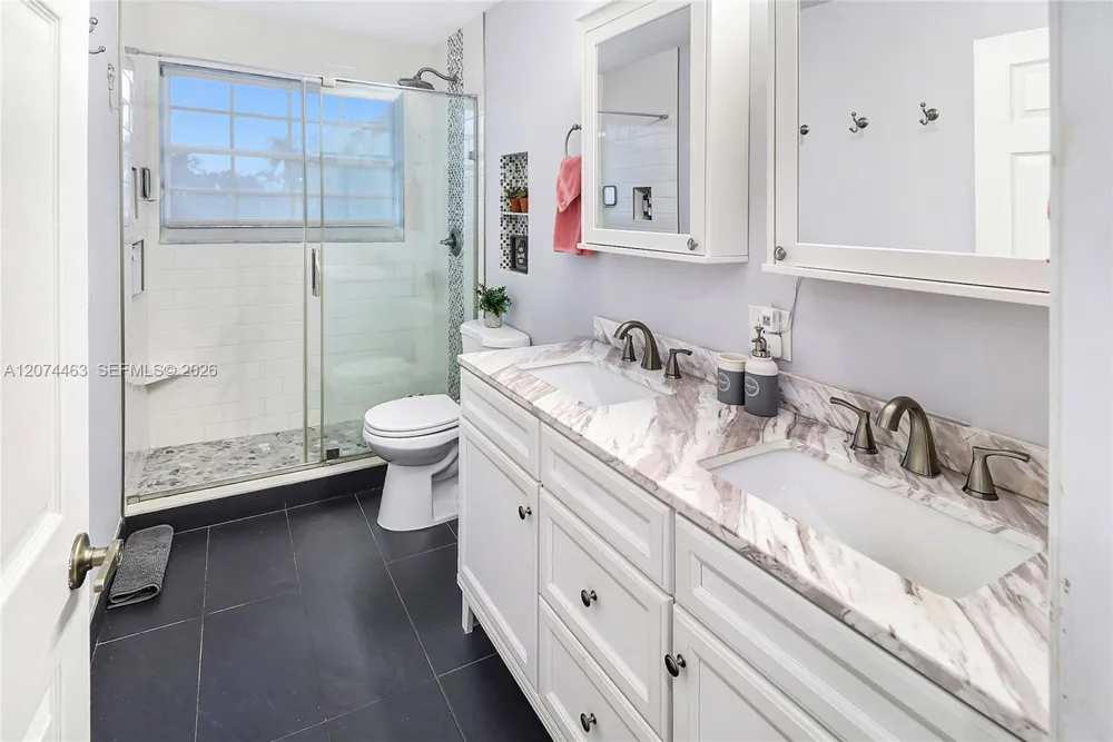 1108 NW 180th Ave Pembroke Pines, FL 33029