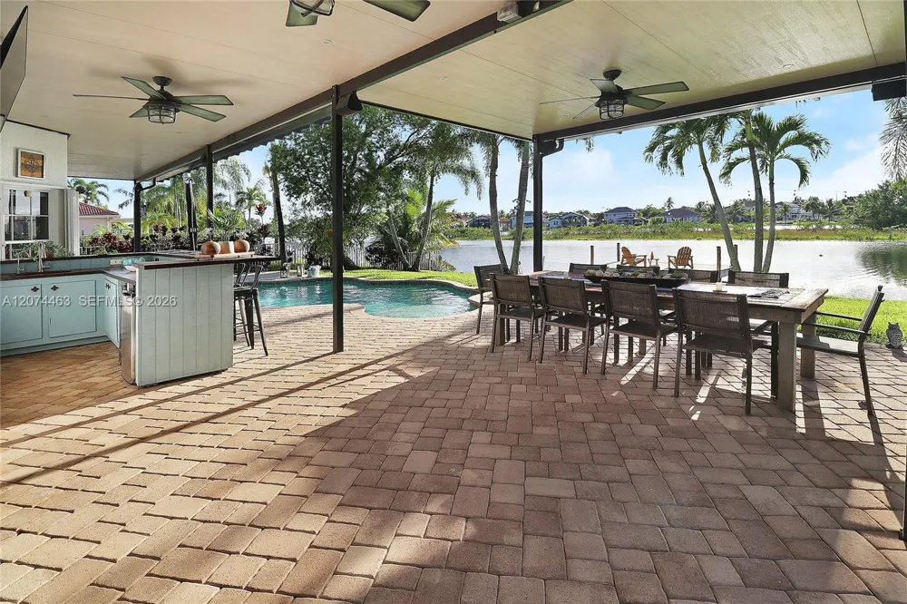 1108 NW 180th Ave Pembroke Pines, FL 33029