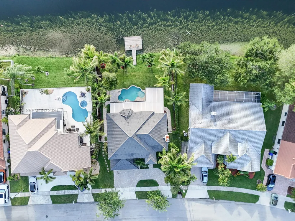 1108 NW 180th Ave Pembroke Pines, FL 33029