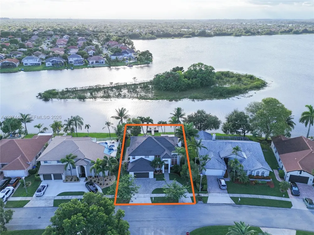 1108 NW 180th Ave Pembroke Pines, FL 33029