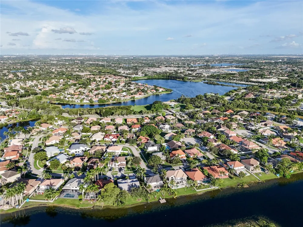 1108 NW 180th Ave Pembroke Pines, FL 33029