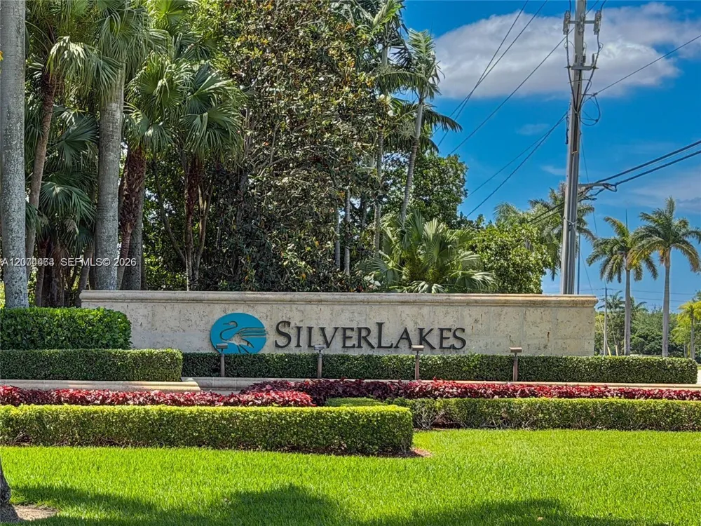 1108 NW 180th Ave Pembroke Pines, FL 33029