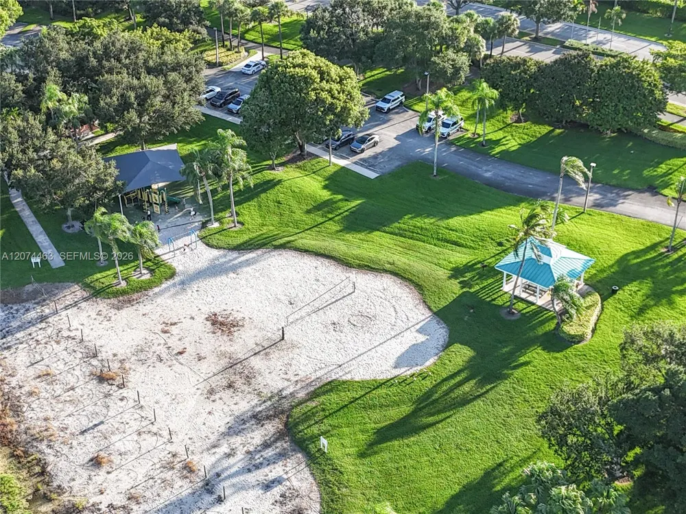 1108 NW 180th Ave Pembroke Pines, FL 33029