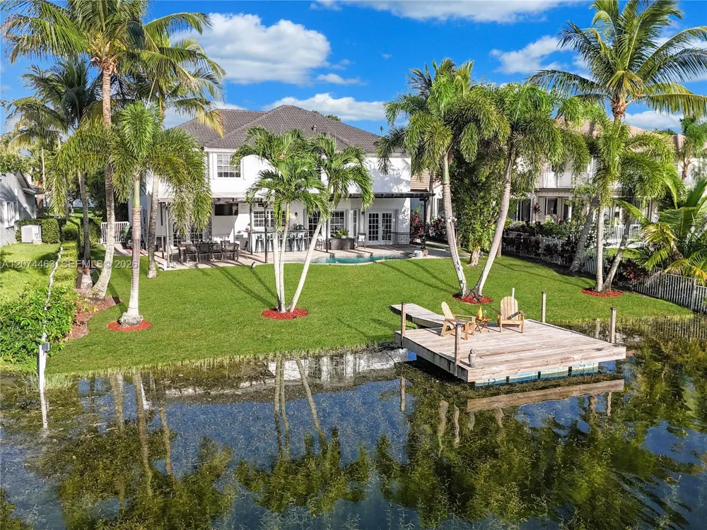 1108 NW 180th Ave Pembroke Pines, FL 33029
