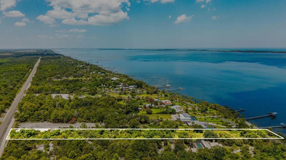 7507 S Indian River Drive Fort Pierce, FL 34982