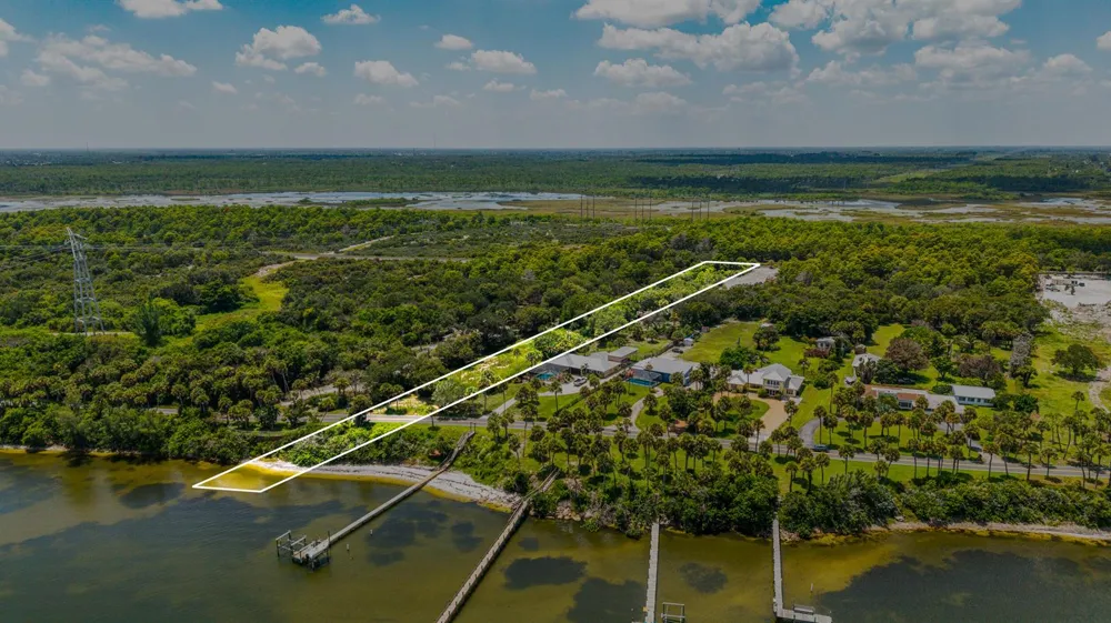 7507 S Indian River Drive Fort Pierce, FL 34982