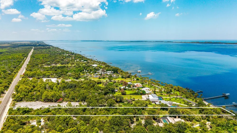 7507 S Indian River Drive Fort Pierce, FL 34982