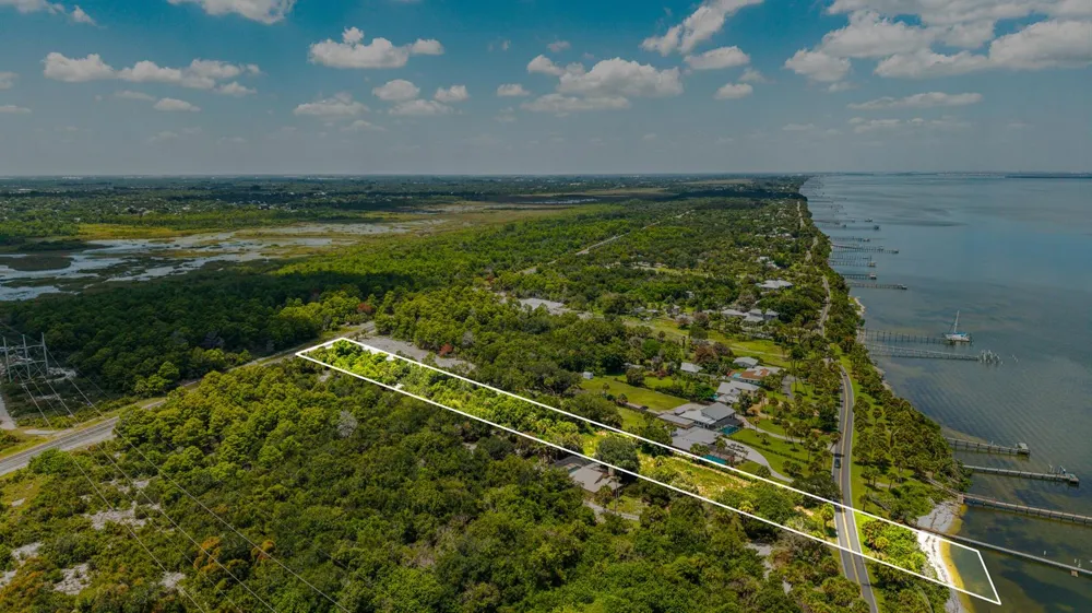 7507 S Indian River Drive Fort Pierce, FL 34982