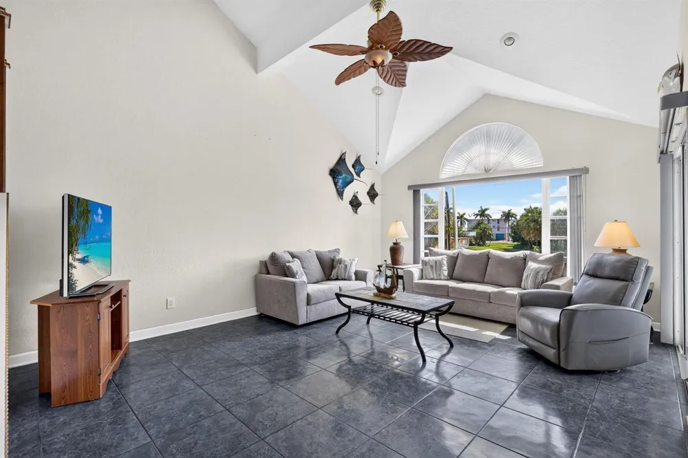 651 HERNANDO STREET Fort Pierce, FL 34949