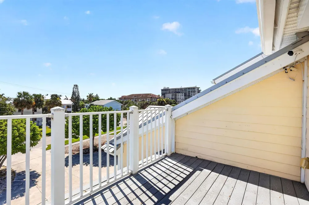 651 HERNANDO STREET Fort Pierce, FL 34949