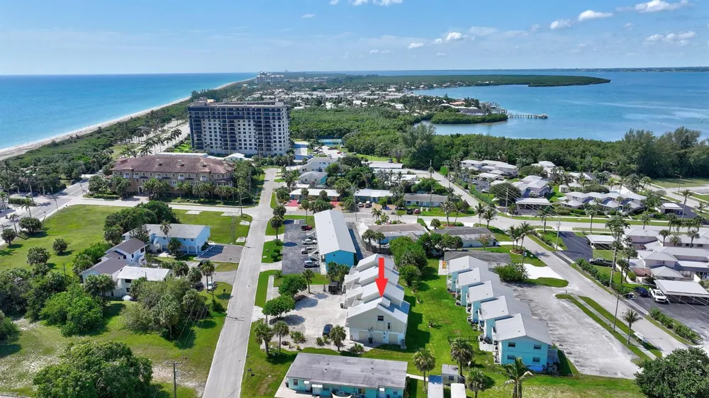 651 HERNANDO STREET Fort Pierce, FL 34949