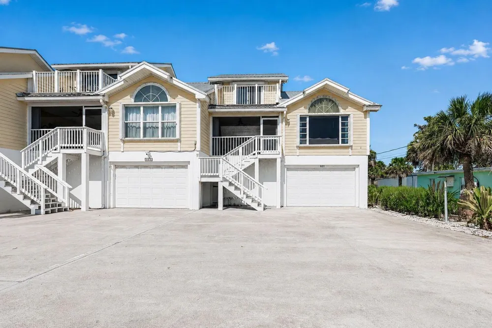 651 HERNANDO STREET Fort Pierce, FL 34949