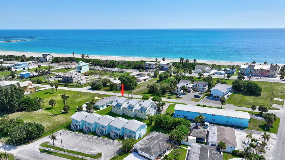 651 HERNANDO STREET Fort Pierce, FL 34949