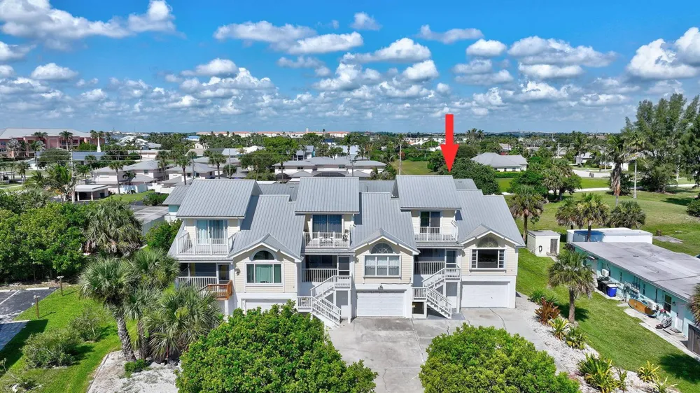 651 HERNANDO STREET Fort Pierce, FL 34949