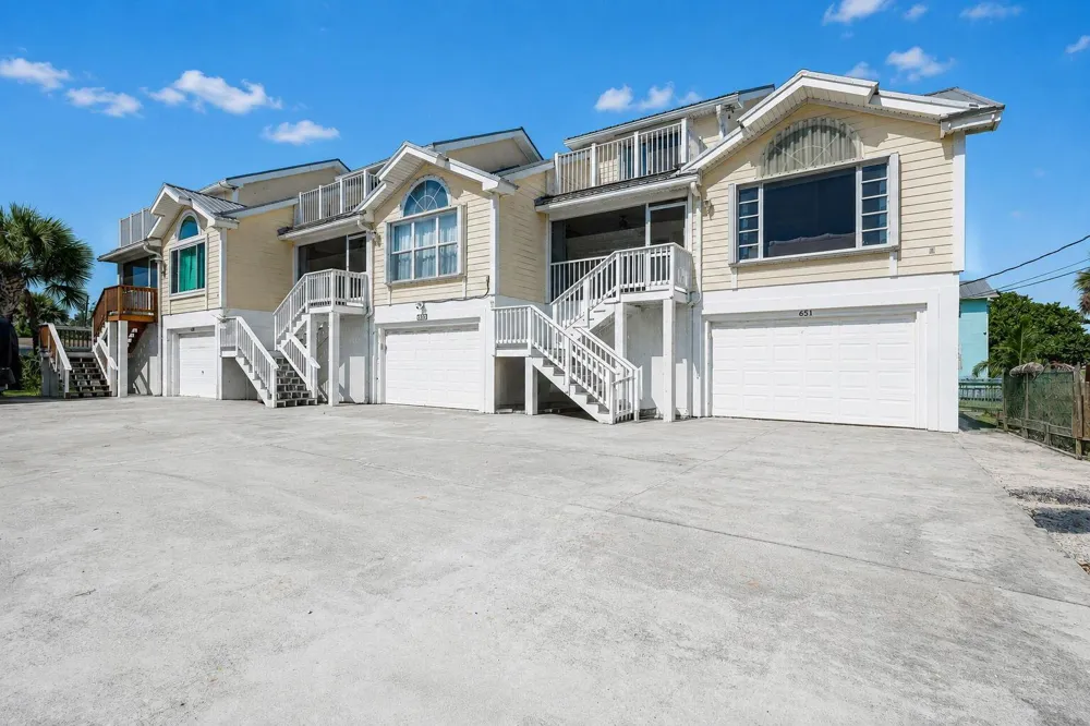651 HERNANDO STREET Fort Pierce, FL 34949