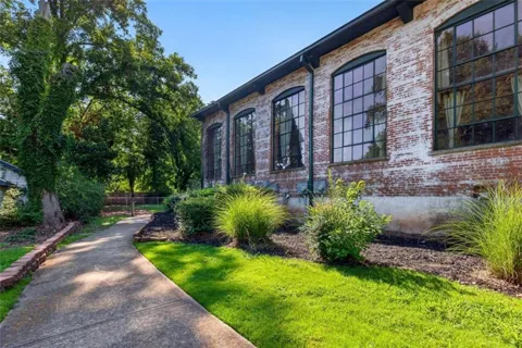 10 James Street #1A