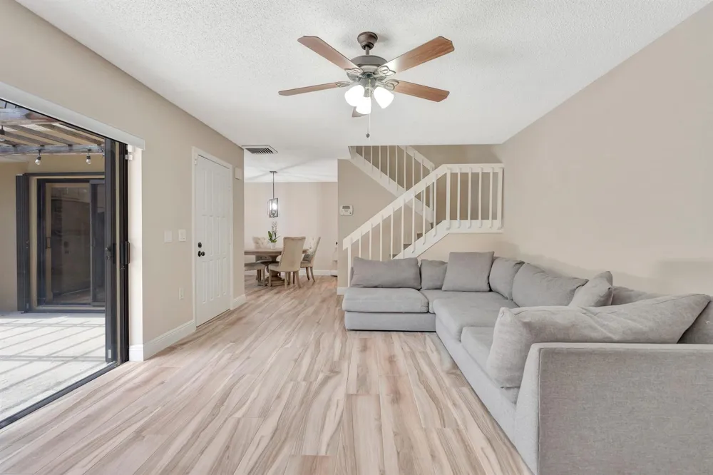 207 2nd Terrace Palm Beach Gardens, FL 33418