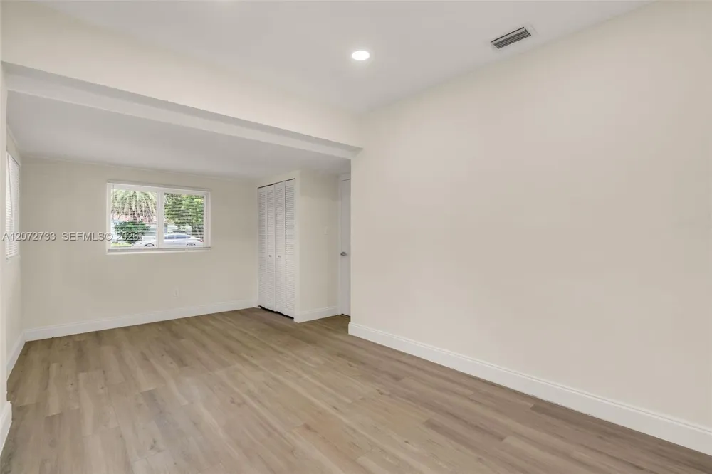 1514 NE 176th St North Miami Beach, FL 33162
