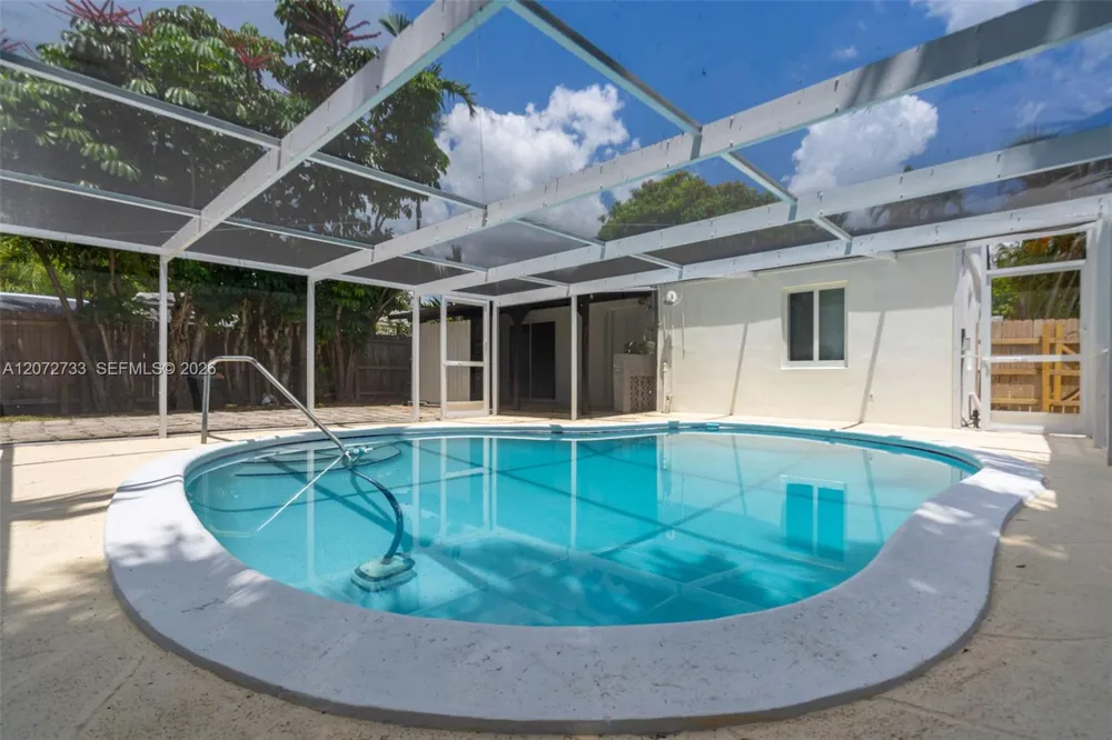 1514 NE 176th St North Miami Beach, FL 33162