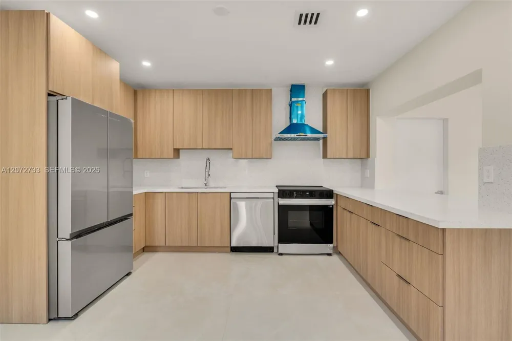 1514 NE 176th St North Miami Beach, FL 33162