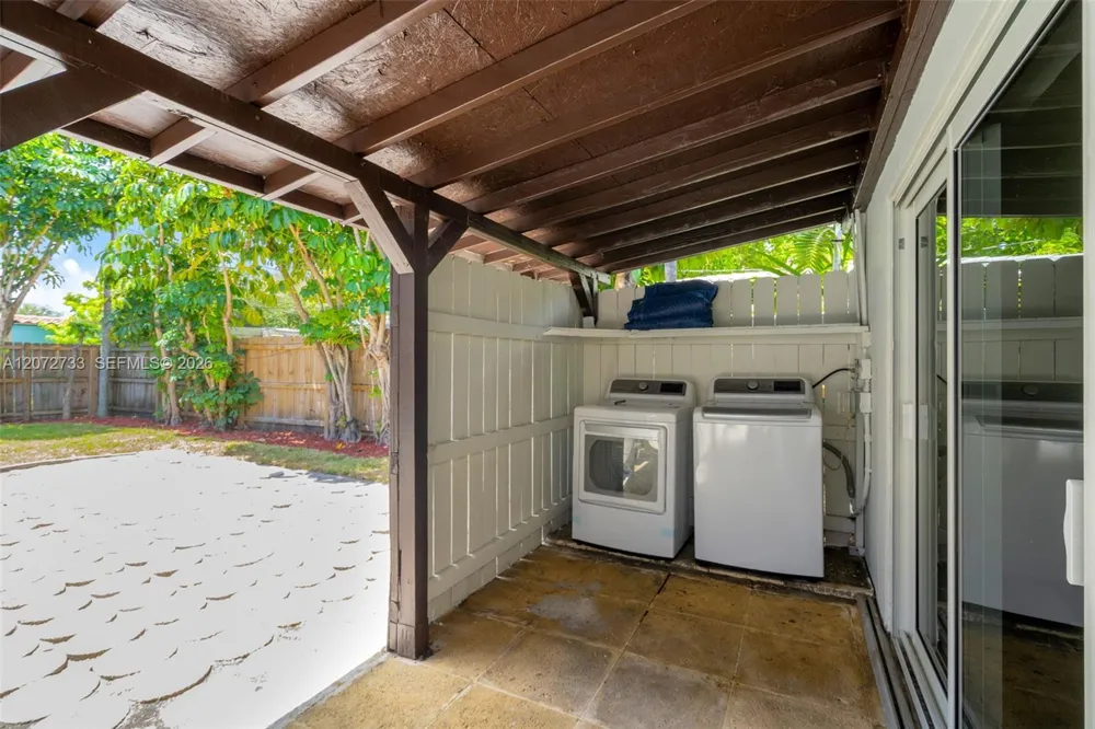 1514 NE 176th St North Miami Beach, FL 33162