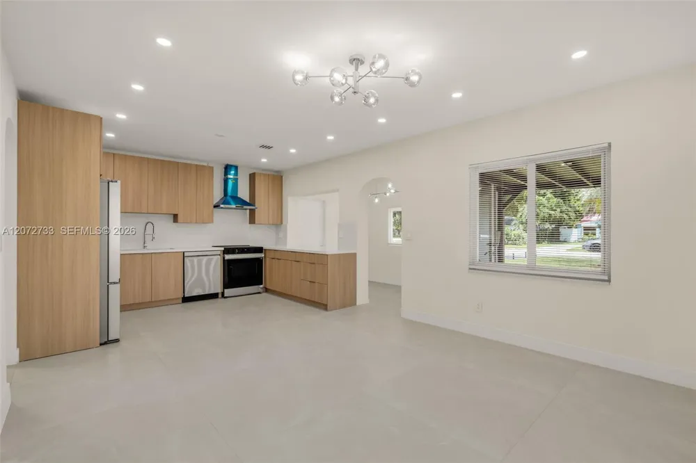 1514 NE 176th St North Miami Beach, FL 33162