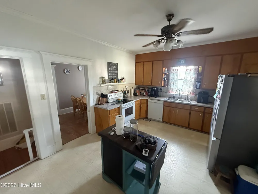 136 Maple Street Brunswick, NC 28424