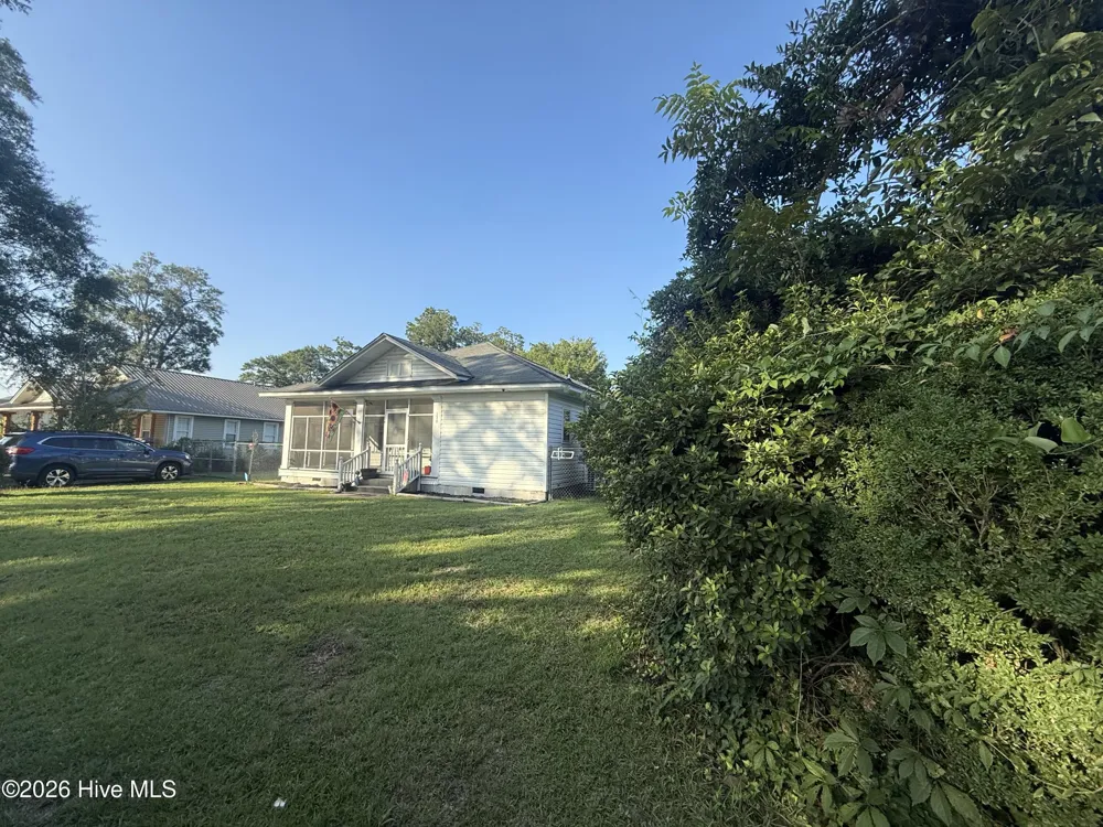 136 Maple Street Brunswick, NC 28424