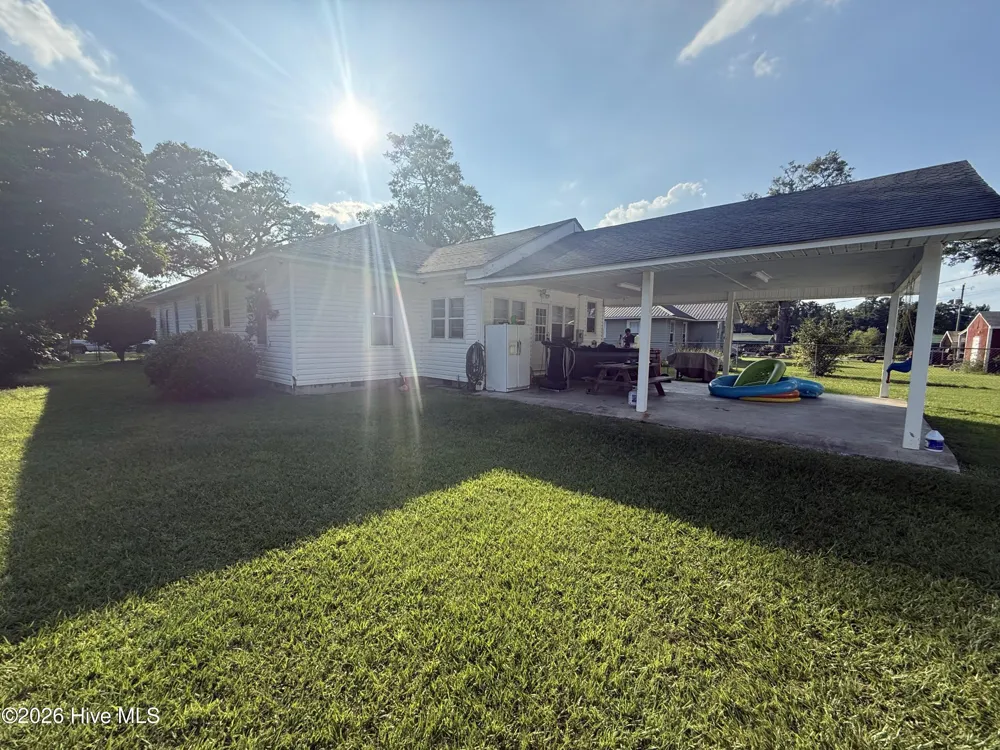 136 Maple Street Brunswick, NC 28424