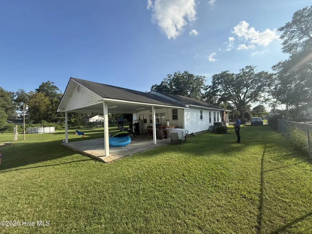 136 Maple Street Brunswick, NC 28424