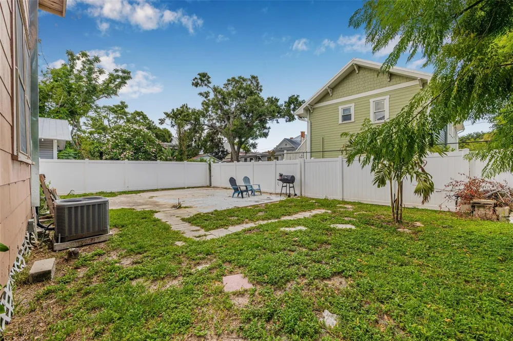 1207 E 17TH AVENUE Tampa, FL 33605