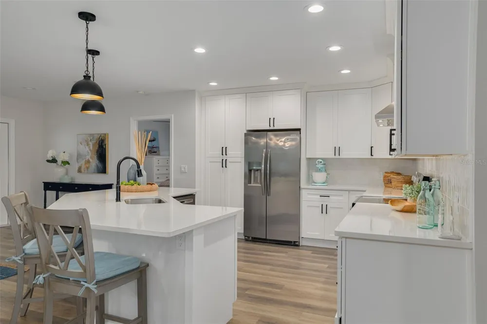 511 25TH AVENUE St Petersburg, FL 33704