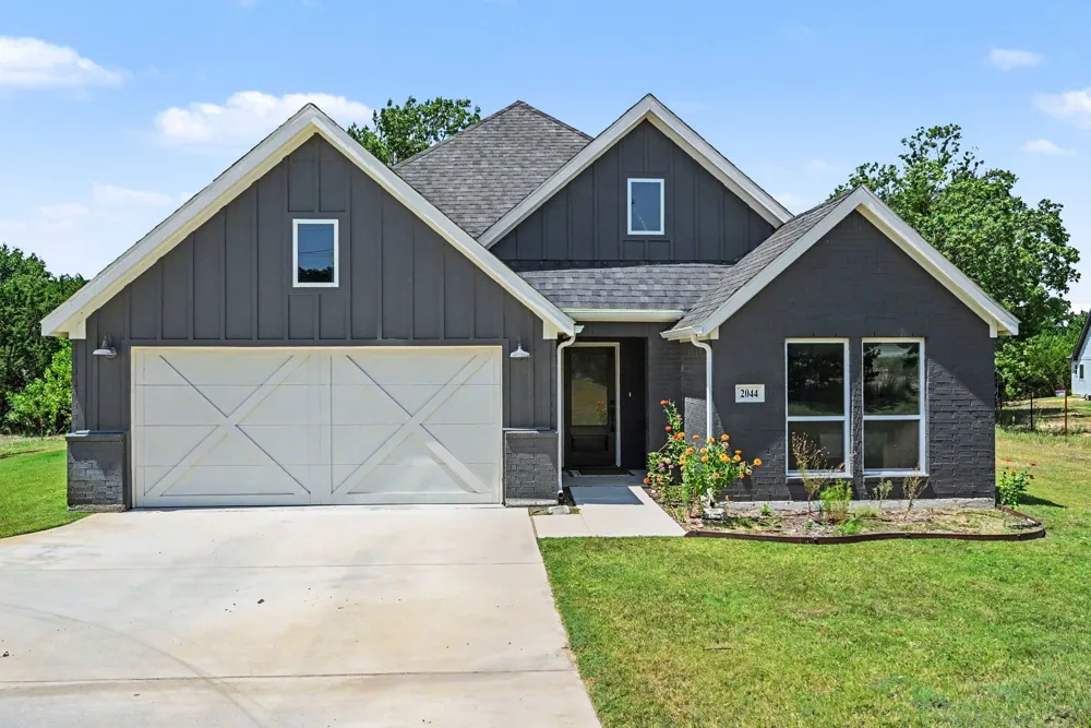 2044 Redemption Drive Weatherford, TX 76088