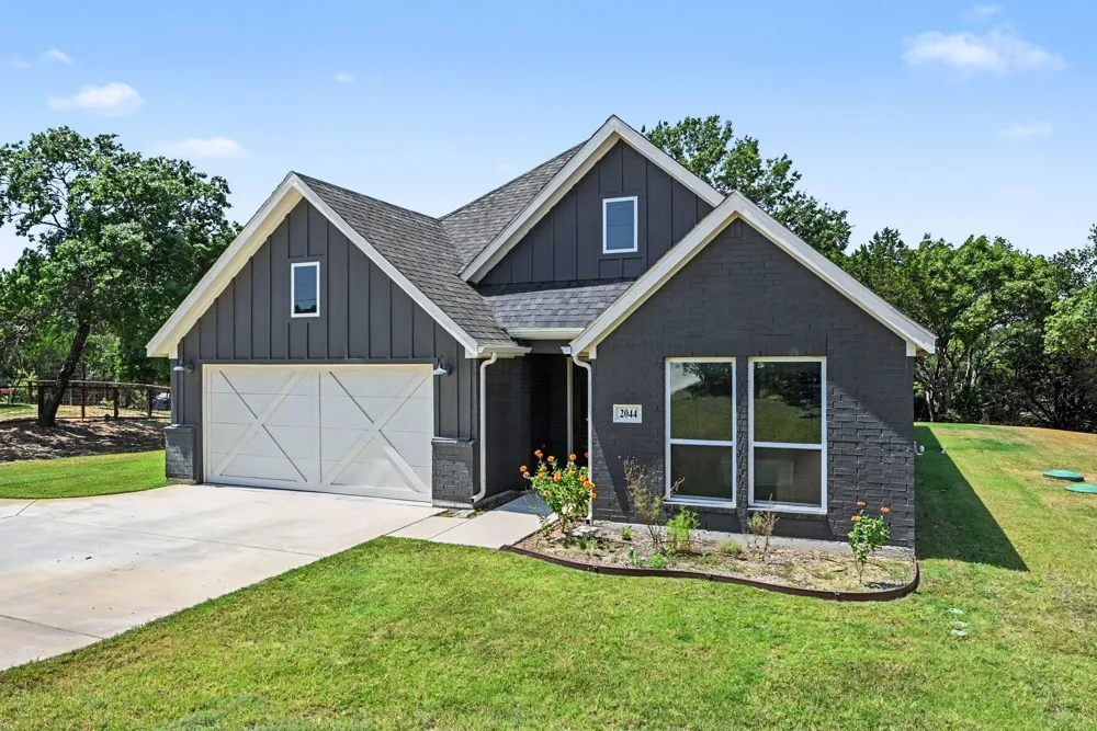 2044 Redemption Drive Weatherford, TX 76088