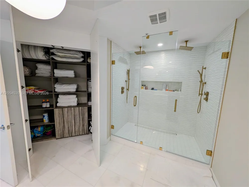 17301 Biscayne Blvd #1501 North Miami Beach, FL 33160