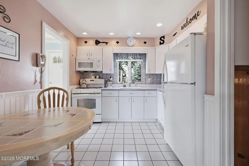 381 Carteret Avenue Carteret, NJ 07008