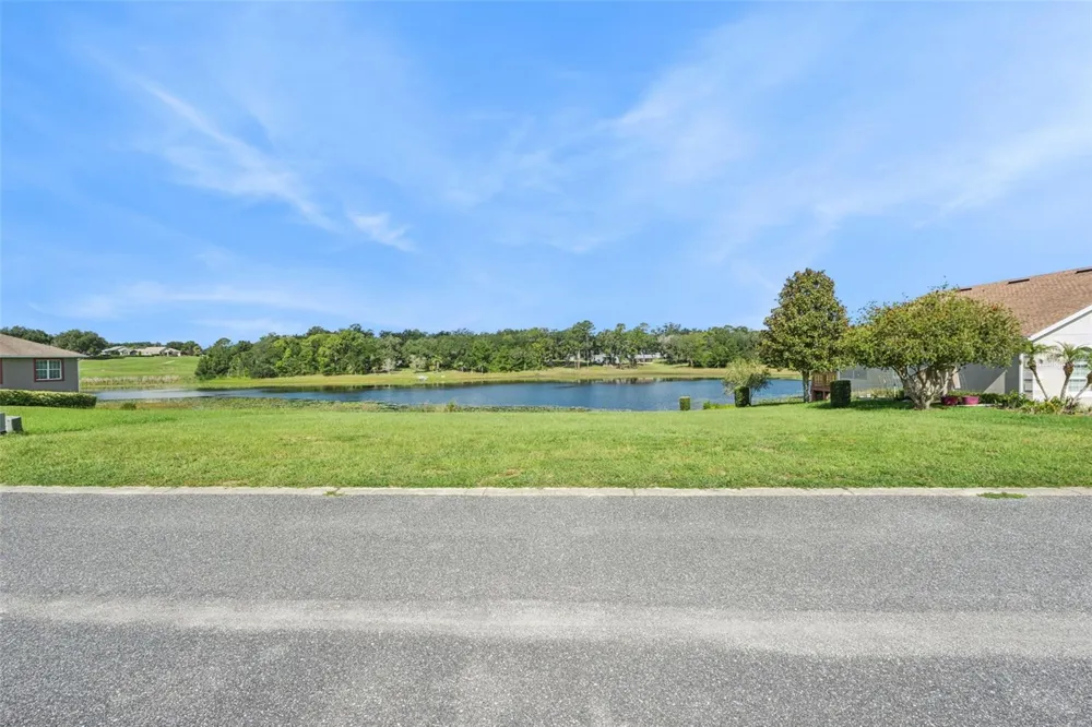 77 FAIRWAY CIRCLE #101 Umatilla, FL 32784
